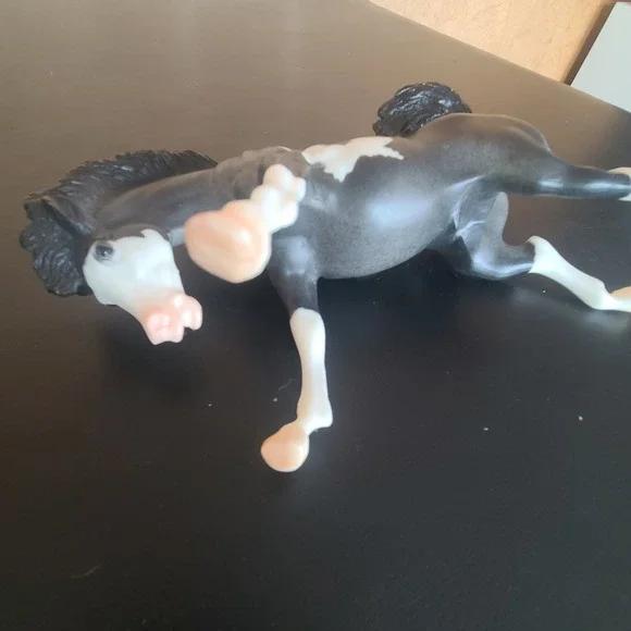 Breyer 2004 750104 Tornado Blue Roan Pinto Bucking America's Wild Mustangs Horse - Picture 9 of 12